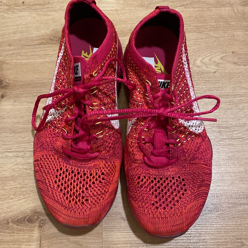 Nike Flyknit Zoom Pink Fireberry Running Shoes - Size 7.5